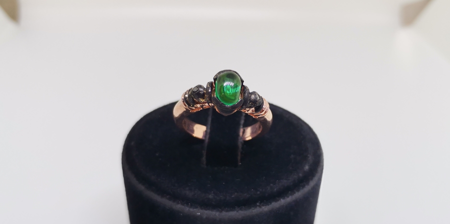 PIRLANTA VE DÜZ KESİM SAFİR TAŞLI YÜZÜK