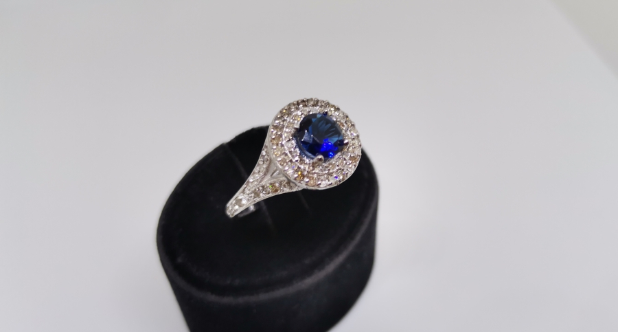 SAFİR VE PIRLANTA TAŞLI GÜNEŞ MODELİ YÜZÜK