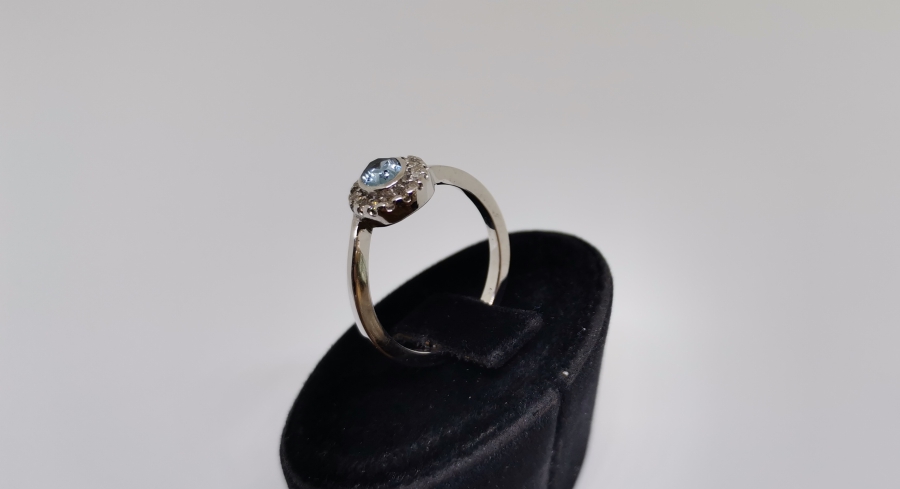 PIRLANTA VE TOPAZ TAŞLI YÜZÜK