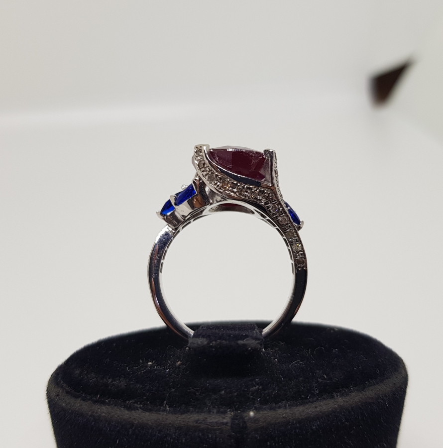 KÖK YAKUT PIRLANTA VE SAFİR TAŞLI HÜRREM MODEL YÜZÜK