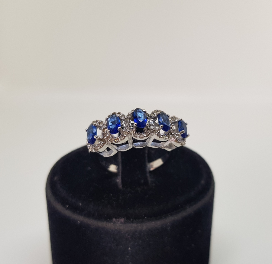 SAFİR VE PIRLANTA TAŞLI YARIM TAMTUR MODEL YÜZÜK