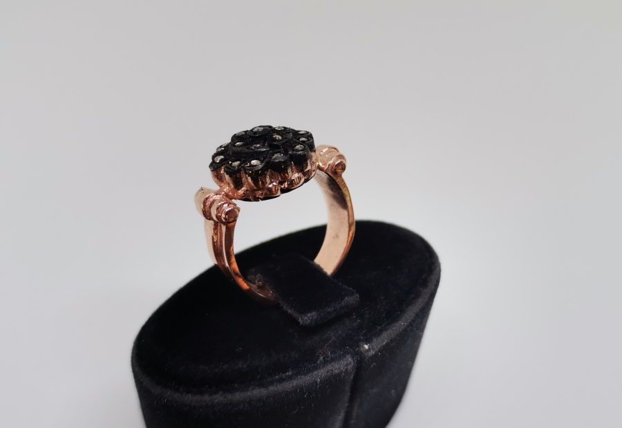 MİNİ DİVANHANE MODELİ ELMAS TAŞLI YÜZÜK