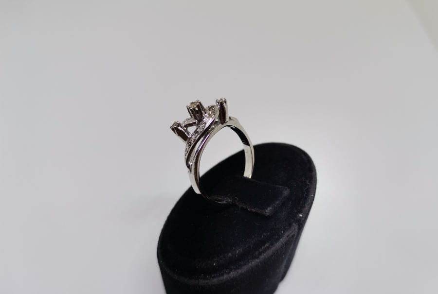 MİNİ SALYANGOZ MODELİ PIRLANTA TAŞLI YÜZÜK