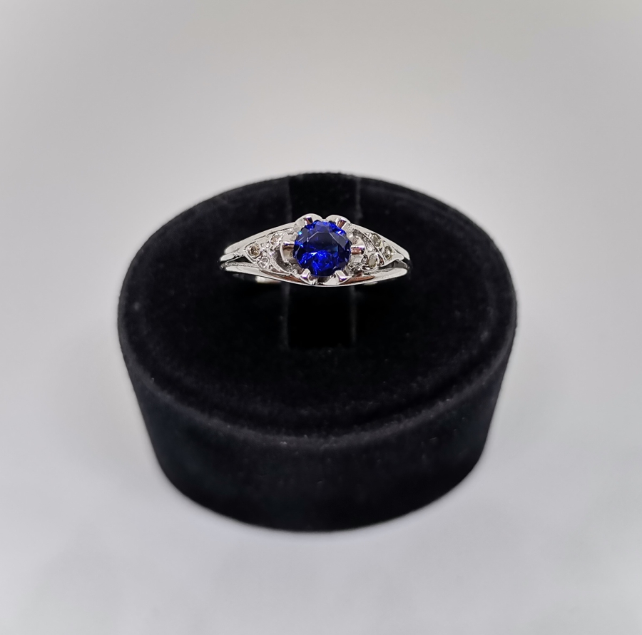 SAFİR VE PIRLANTA TAŞLI ÇİÇEK MODELİ YÜZÜK