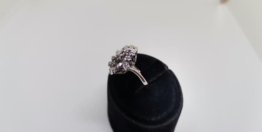 DALGALI MEKİK MODEL PIRLANTA TAŞLI YÜZÜK