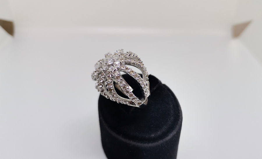 KRALİYET TACI MODELİ PIRLANTA TAŞLI YÜZÜK