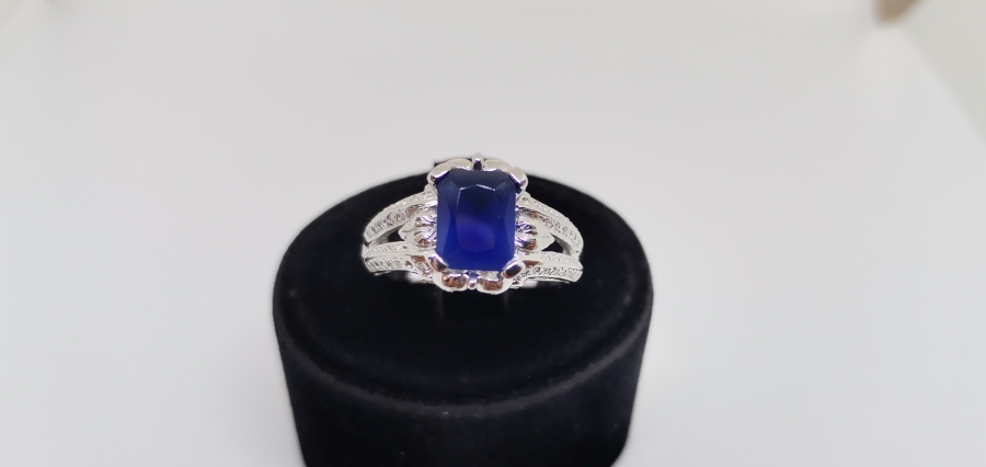 SAFİR VE PIRLANTA TAŞLI BAGET MODEL YÜZÜK