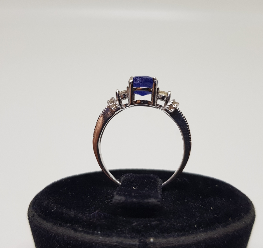 PIRLANTA VE HAS SAFİR TAŞLI OVAL MODEL YÜZÜK