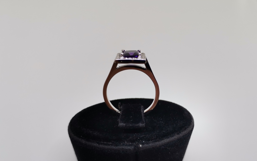 PIRLANTA VE AMETİST TAŞLI KARE MODEL YÜZÜK