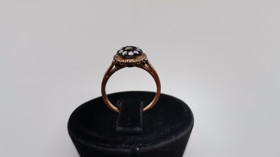 AİLE TASFİRLİ ELMAS TAŞLI YÜZÜK