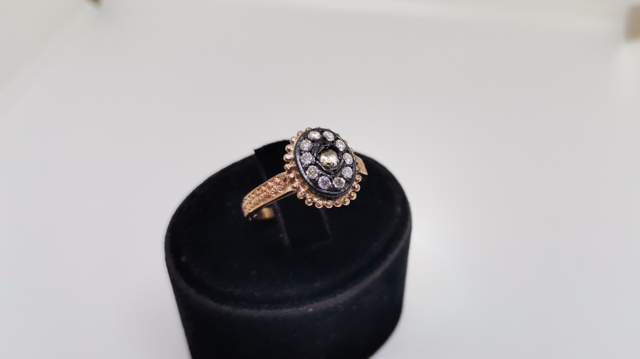 AİLE TASFİRLİ ELMAS TAŞLI YÜZÜK