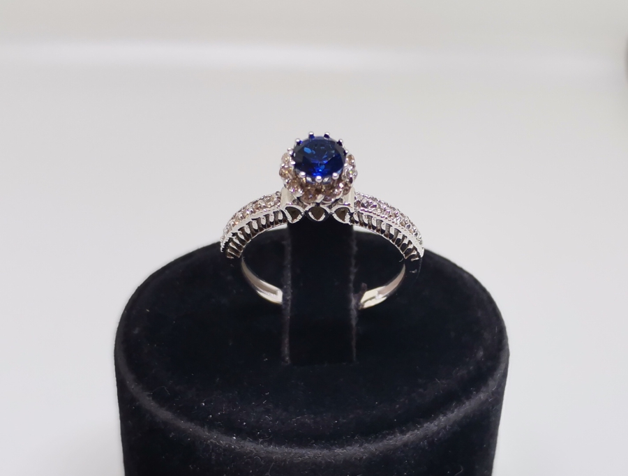 SAFİR VE PIRLANTA TAŞLI TAÇ MODELİ YÜZÜK