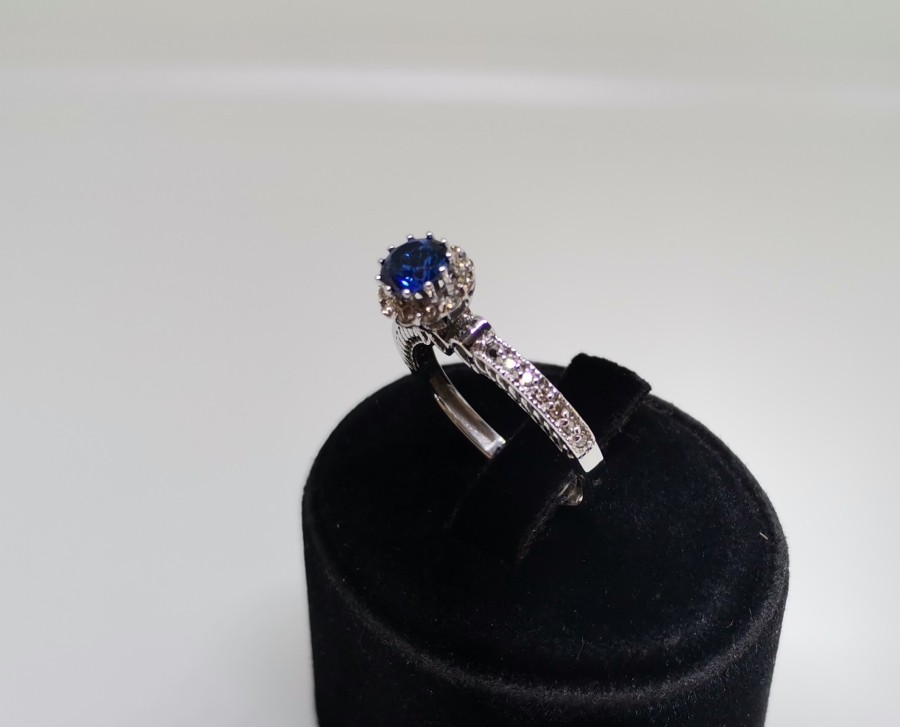 SAFİR VE PIRLANTA TAŞLI TAÇ MODELİ YÜZÜK