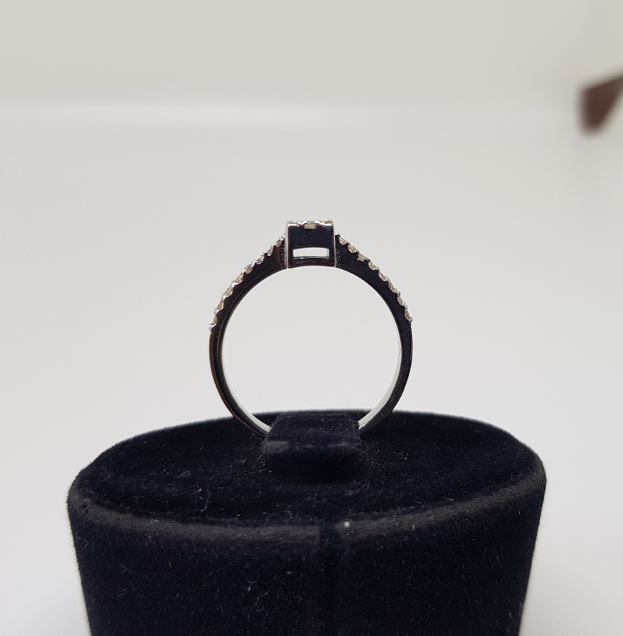 PIRLANTA VE SAFİR TAŞLI MİNİ BAGET MODEL YÜZÜK