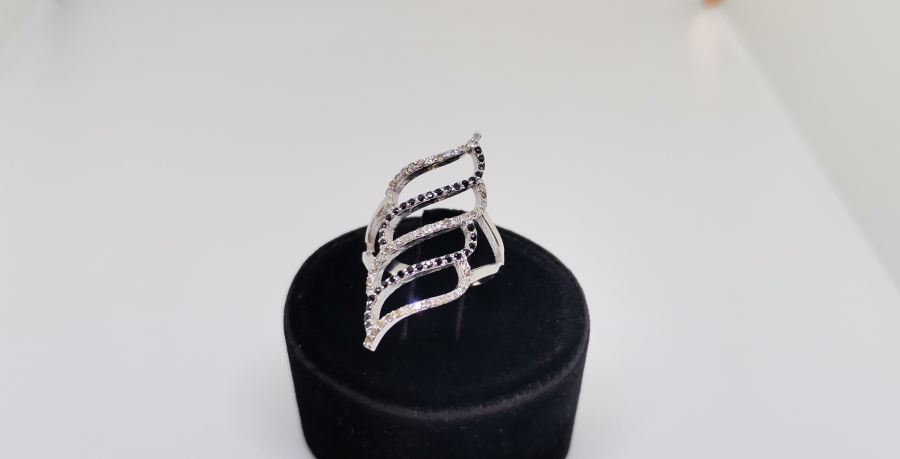 PIRLANTA VE GRANAT TAŞLI YÜZÜK