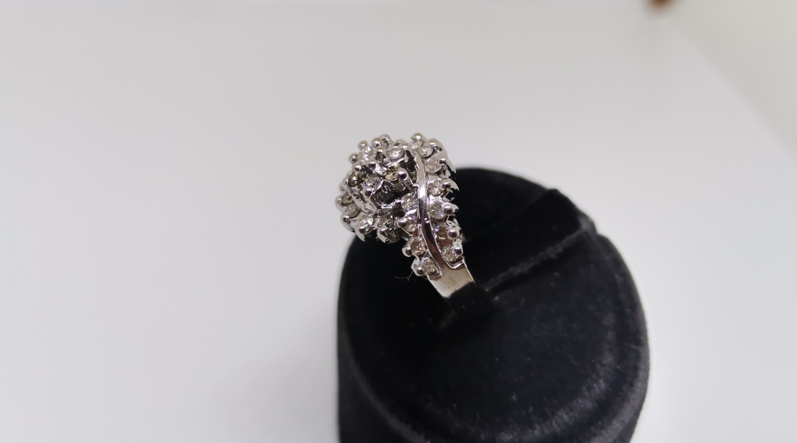 SONSUZLUK MODEL PIRLANTA TAŞLAR İLE SÜSLÜ YÜZÜK