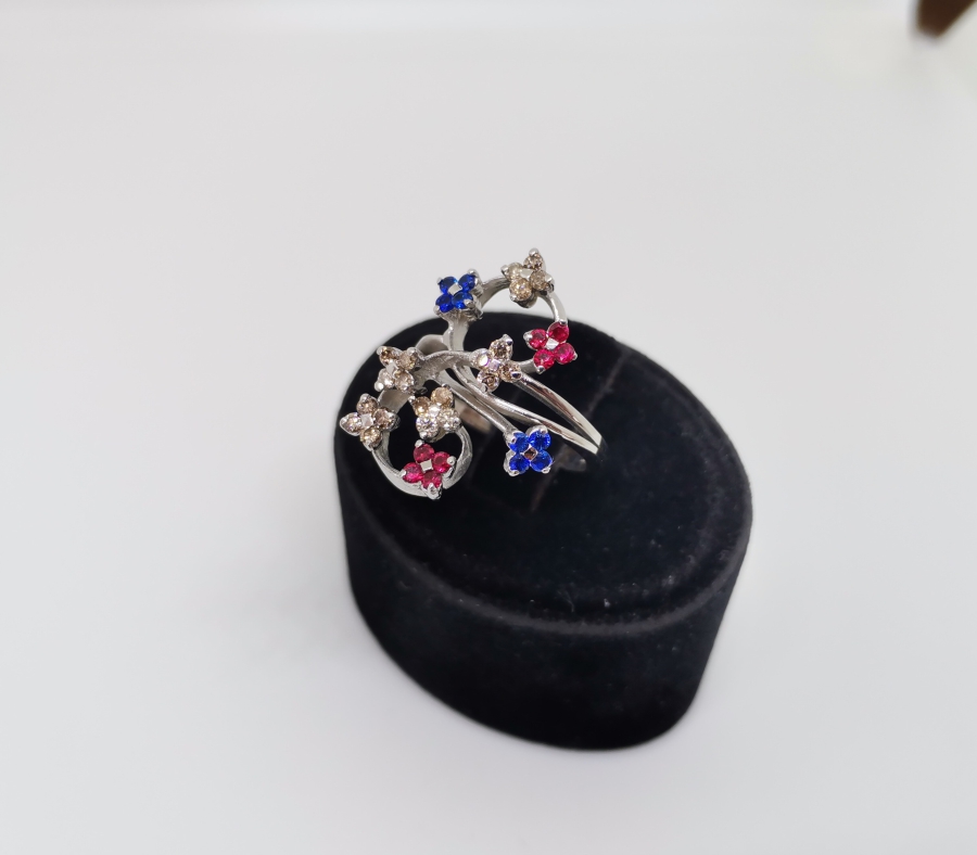 ŞIMARIK MODELİ PIRLANTA- SAFİR VE YAKUT TAŞLI YÜZÜK