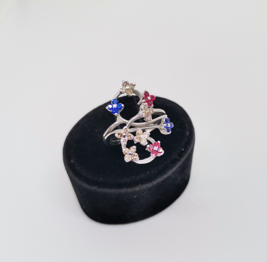 ŞIMARIK MODELİ PIRLANTA- SAFİR VE YAKUT TAŞLI YÜZÜK