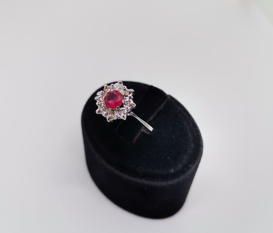 GARNET VE PIRLANTA TAŞLI YILDIZ MODEL YÜZÜK