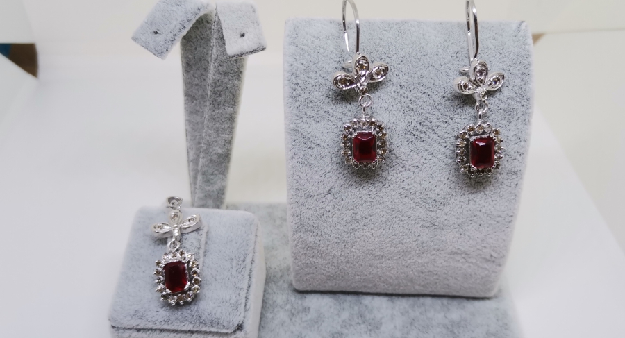 YAKUT VE PIRLANTA TAŞLI YONCA MODEL KOLYE KÜPE TAKIMI