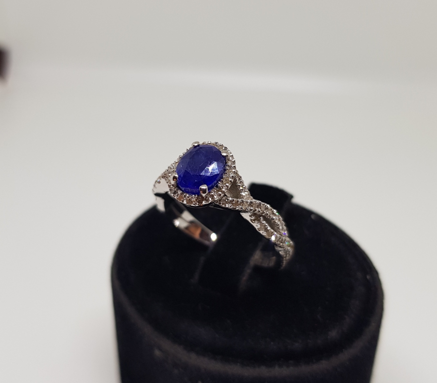 ELİPS MODEL HAS SAFİR VE PIRLANTA TAŞLI YÜZÜK