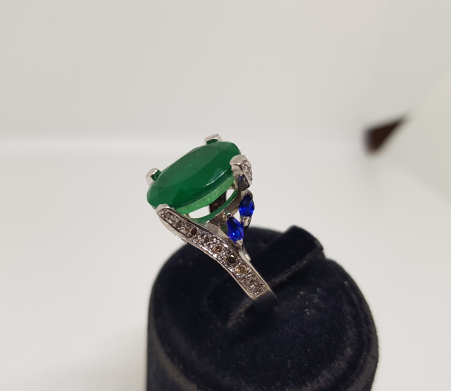 ZÜMRÜT PIRLANTA VE SAFİR TAŞLI HÜRREM MODEL YÜZÜK