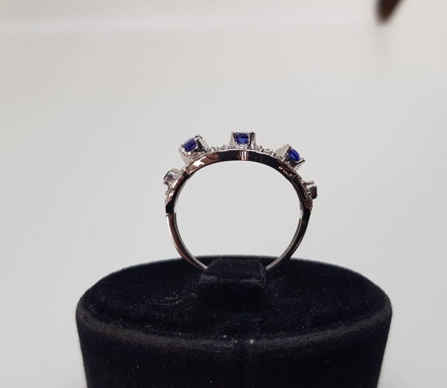 SAFİR VE PIRLANTA TAŞLI RUS KESİM MODELİ YÜZÜK