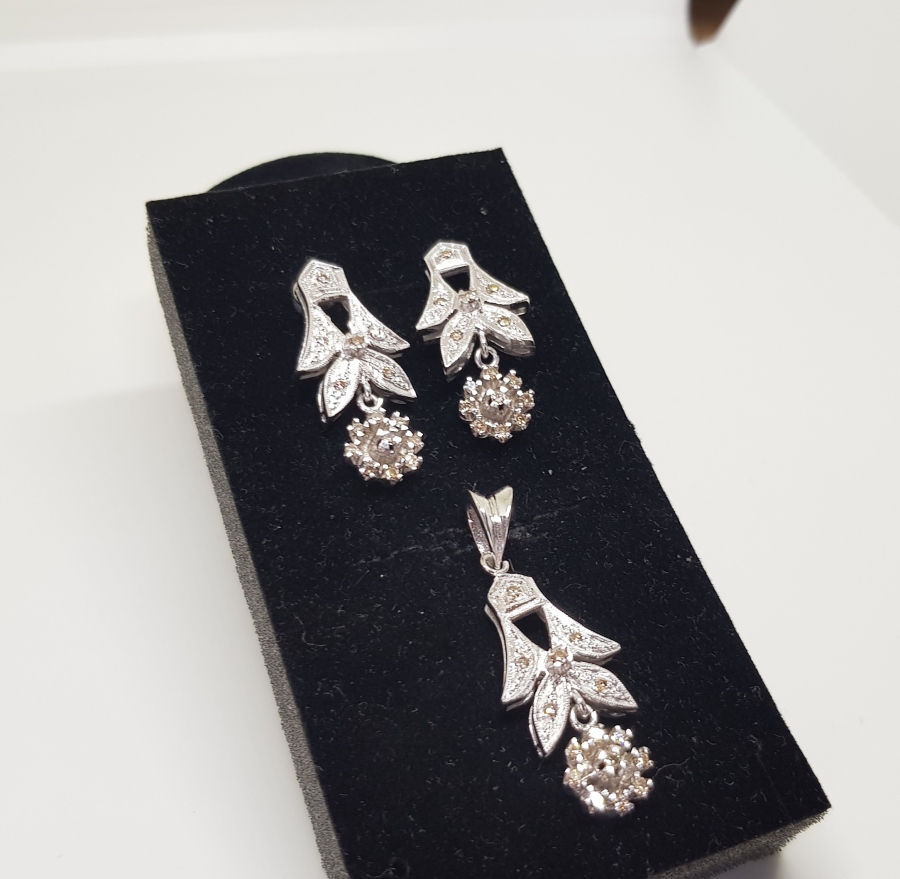 YAPRAKLI MODEL PIRLANTA TAŞLI KOLYE KÜPE TAKIMI