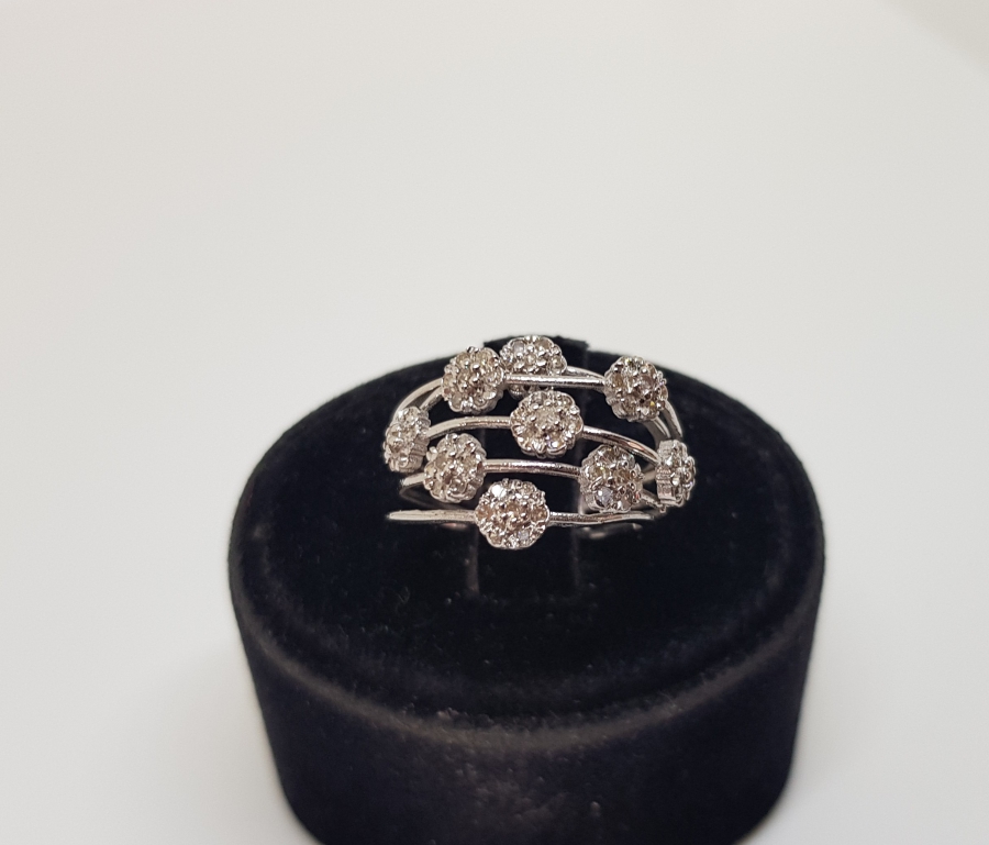 YAPRAKLI MODELİ PIRLANTA TAŞLI YÜZÜK