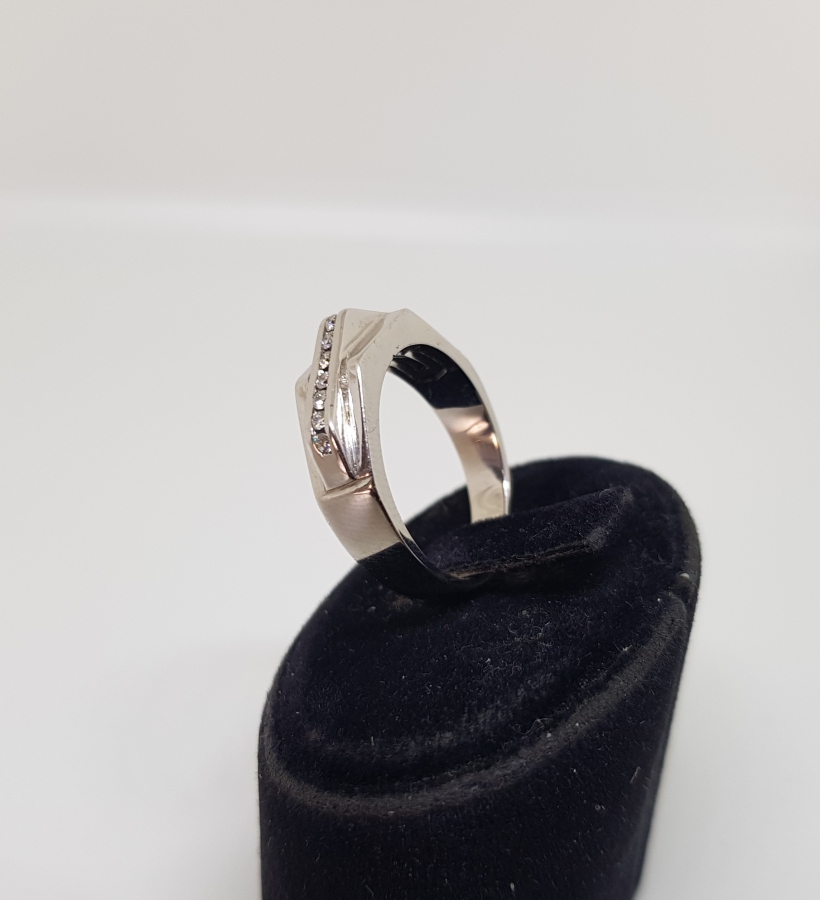 KARELİ MODEL YARIM TAMTUR MODEL PIRLANTA YÜZÜK