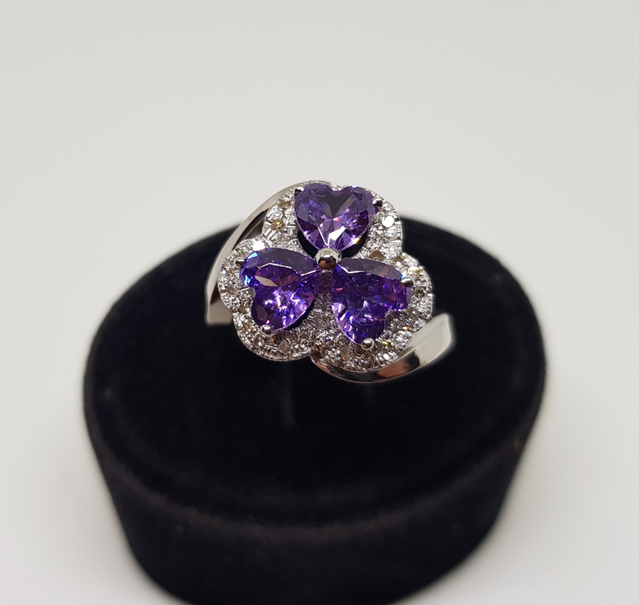 ÜÇ KALPLİ MODEL PIRLANTA VE AMETİST TAŞLI YÜZÜK