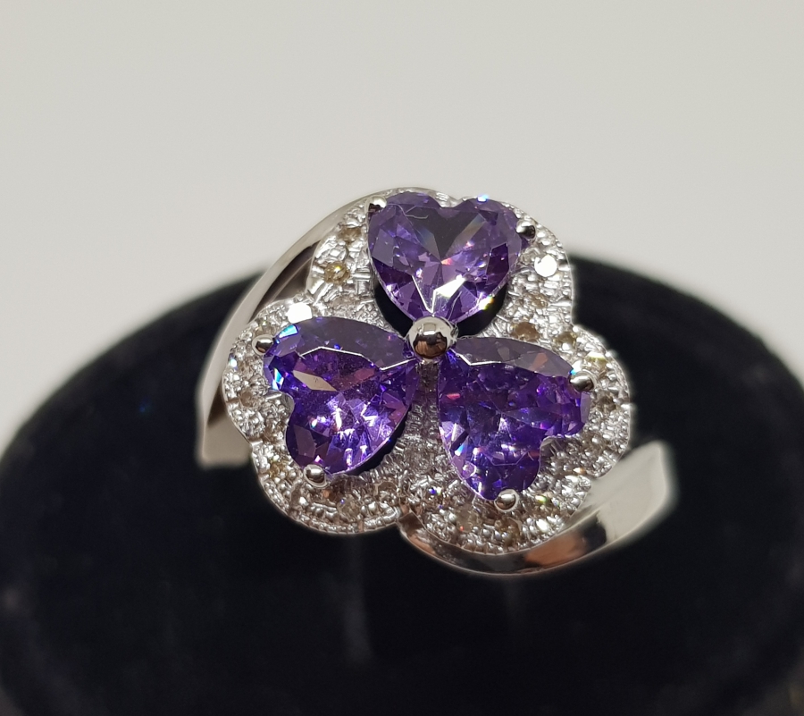 ÜÇ KALPLİ MODEL PIRLANTA VE AMETİST TAŞLI YÜZÜK
