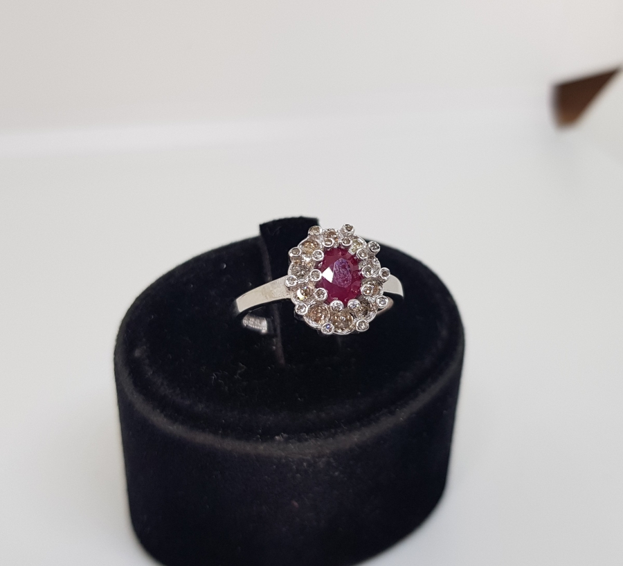 YAKUT VE PIRLANTA TAŞLI AY MODELİ YÜZÜK