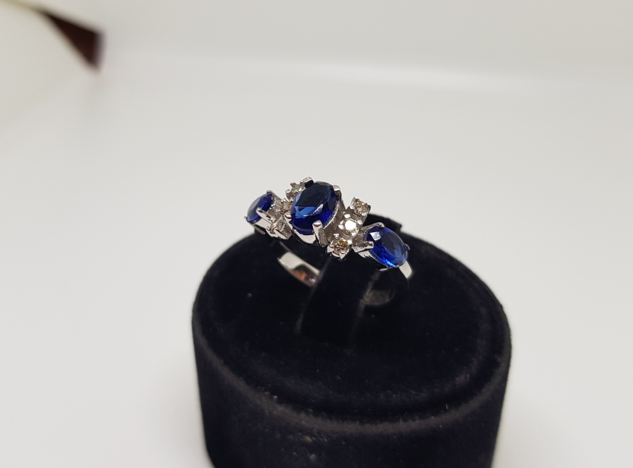 PIRLANTA VE SAFİR TAŞLI ÜÇLÜ ÜÇ TAŞ  MODEL YÜZÜK