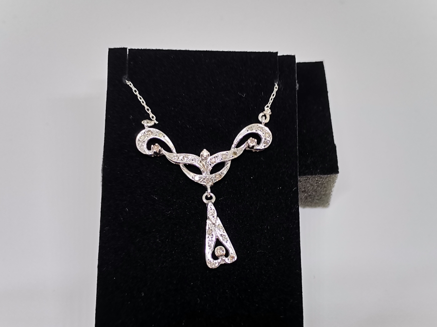 PIRLANTA TAŞLI GERDANLIK