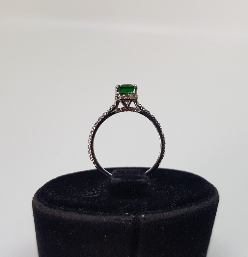 PIRLANTA VE ZÜMRÜT TAŞLI BAGET MODEL YÜZÜK