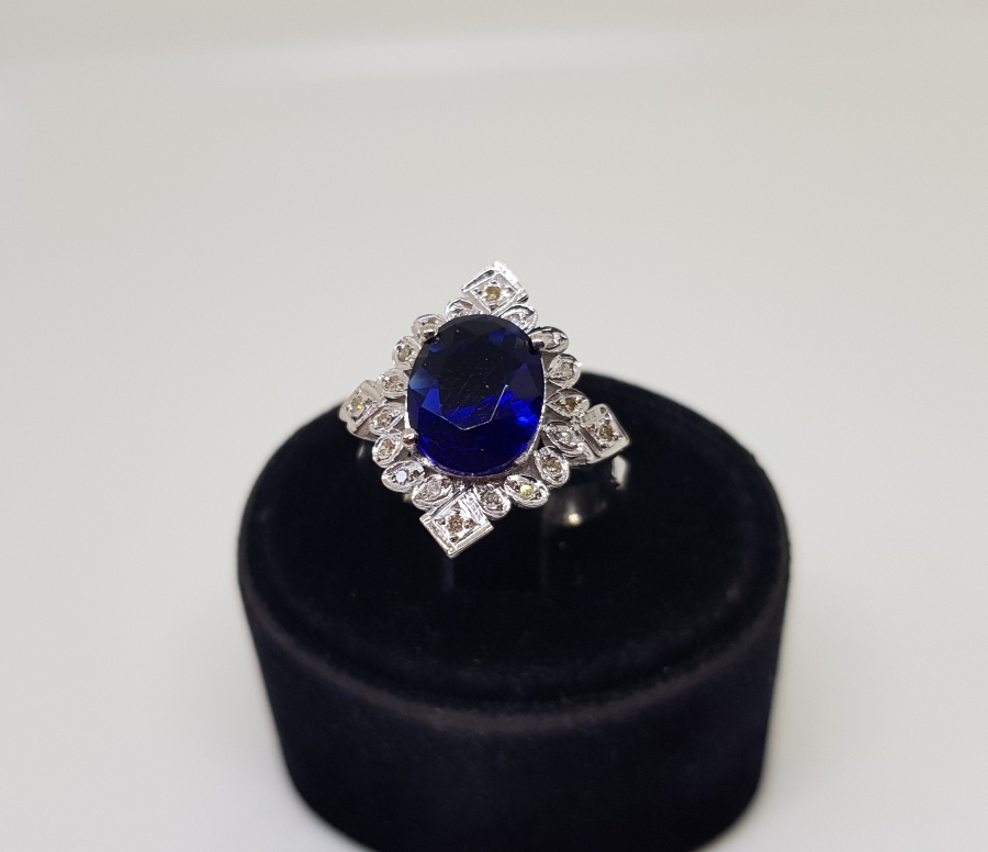 SAFİR VE PIRLANTA TAŞLI GEOMETRİK MODEL YÜZÜK