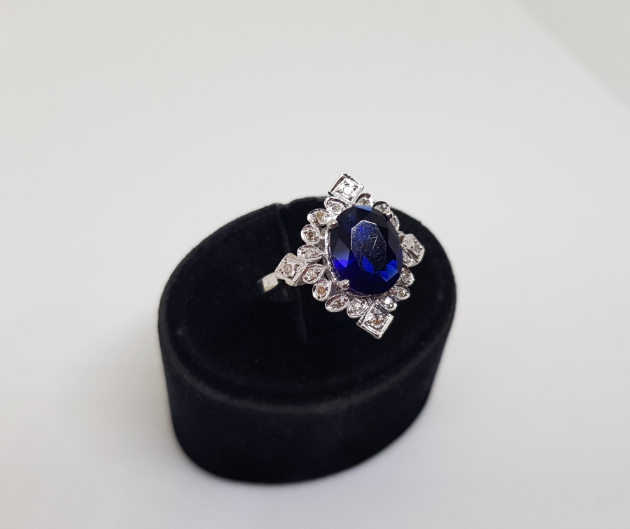 SAFİR VE PIRLANTA TAŞLI GEOMETRİK MODEL YÜZÜK