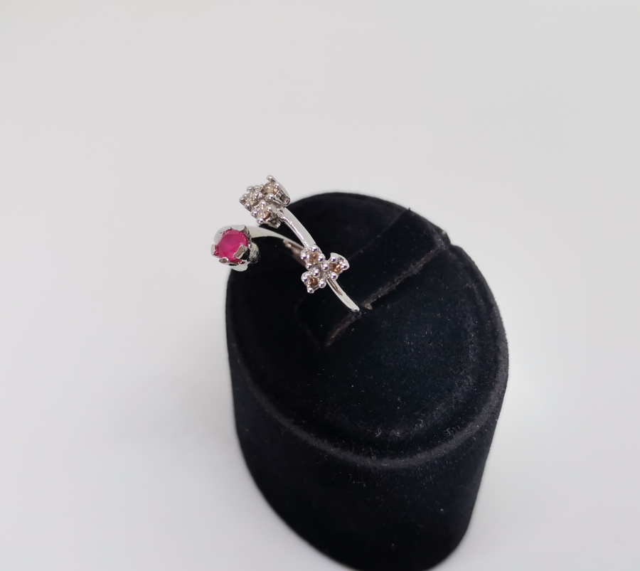 YAKUT VE PIRLANTA TAŞLI ŞIMARIK MODEL YÜZÜK