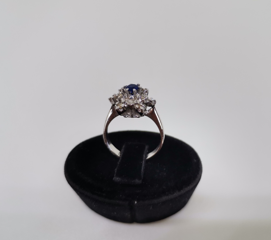 SAFİR VE PIRLANTA TAŞLI YILDIZ MODELİ YÜZÜK