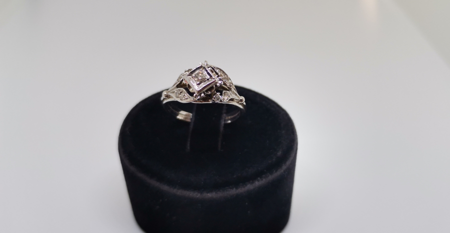 PIRLANTA TAŞLI KAR MODEL YÜZÜK