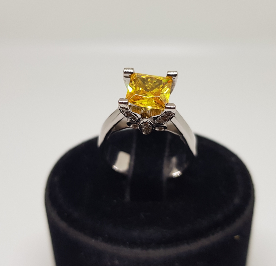 PIRLANTA VE SİTRİN TAŞLI KARE ELMAS MODELİ YÜZÜK