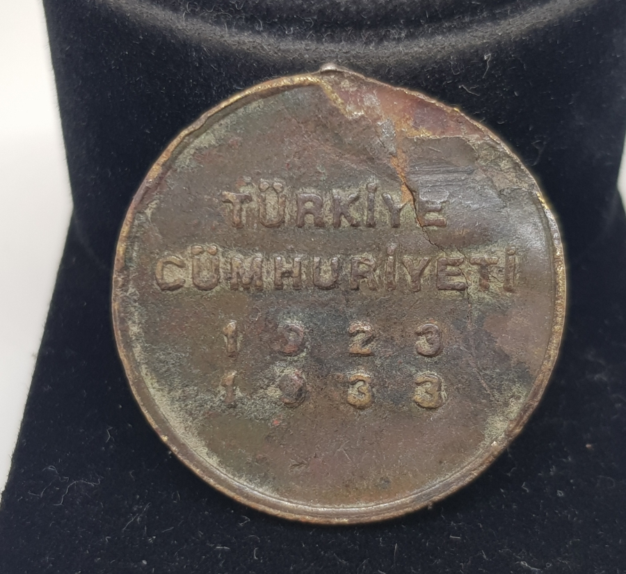 TÜRKİYE CUMHURİYETİNİN 10. YIL MADALYASI