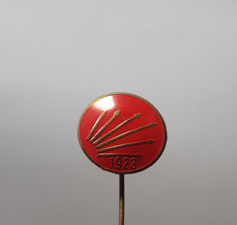 ORİJİNAL KABINDA ANTİKA CHP ROZETİ