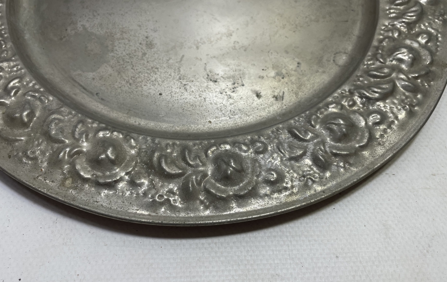 KABARTMA İŞÇİLİKLİ GÜMÜŞ KAPLAMA ANTİKA BÜYÜK BOY SUNUMLUK