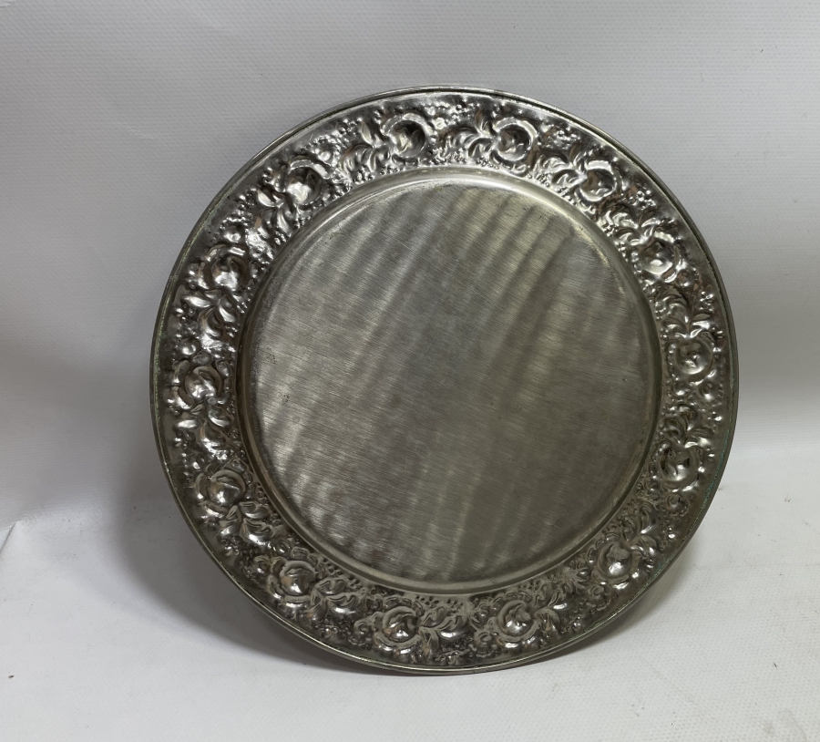 KABARTMA İŞÇİLİKLİ GÜMÜŞ KAPLAMA ANTİKA BÜYÜK BOY SUNUMLUK