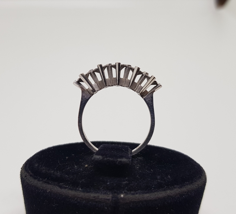 BEŞTAŞ MODEL PIRLANTA TAŞLI ÖZEL YAPIM YÜZÜK