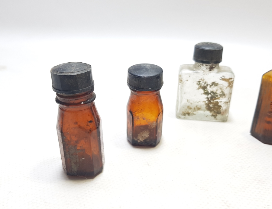 ECZACILIK TARİHİ - ANTİKA CAM İLAÇ ŞİŞESİ LOTU