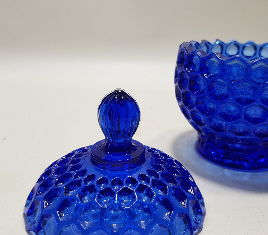 NADİR RENKTE OSMANLI DÖNEMİ KABARTMA İŞÇİLİKLİ KAPAKLI MACUNLUK