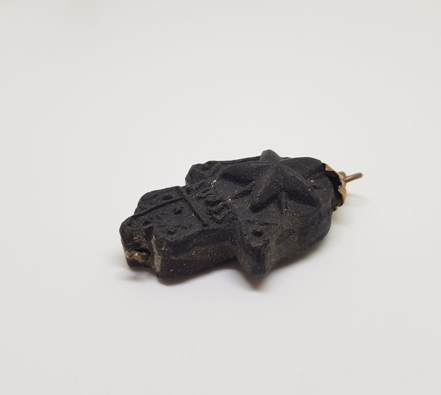 BALİNA KUSMUĞUNDAN YAPILMIŞ ANTİKA FATMA ANA ELİ FORMUNDA KOLYE UCU